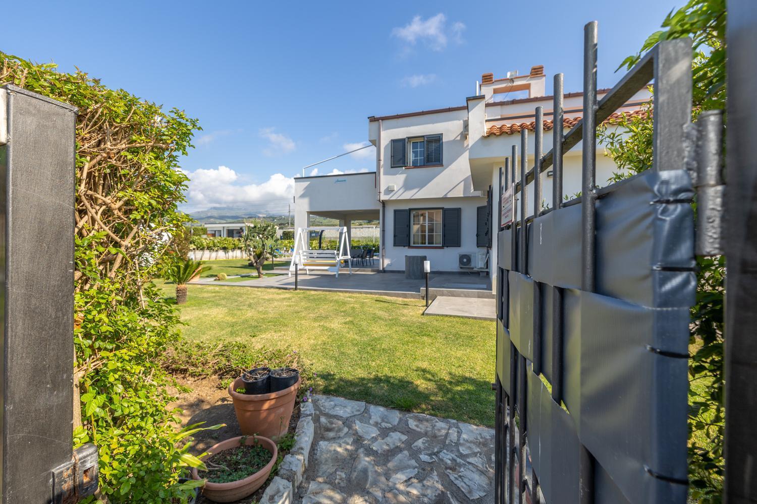 Sole Mare Deluxe Villa Campofelice Di Roccella Eksteriør billede