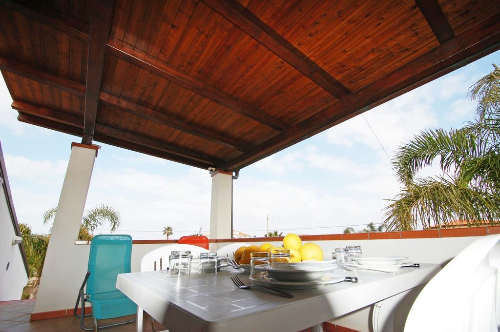 Sole Mare Deluxe Villa Campofelice Di Roccella Eksteriør billede